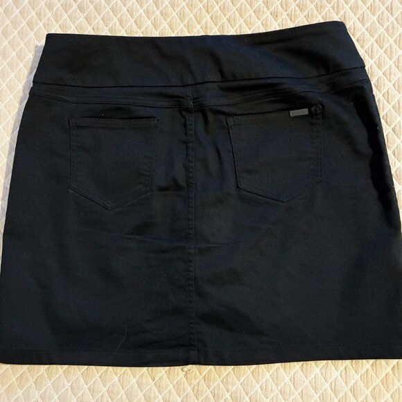 SC & Co - Black Jeans Skort / Shorts - Like New. Size L - Picture 2 of 3